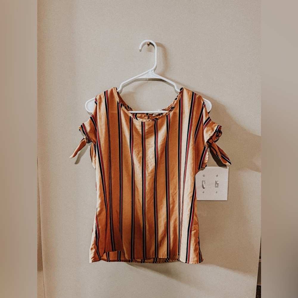 Cutout shoulder top.